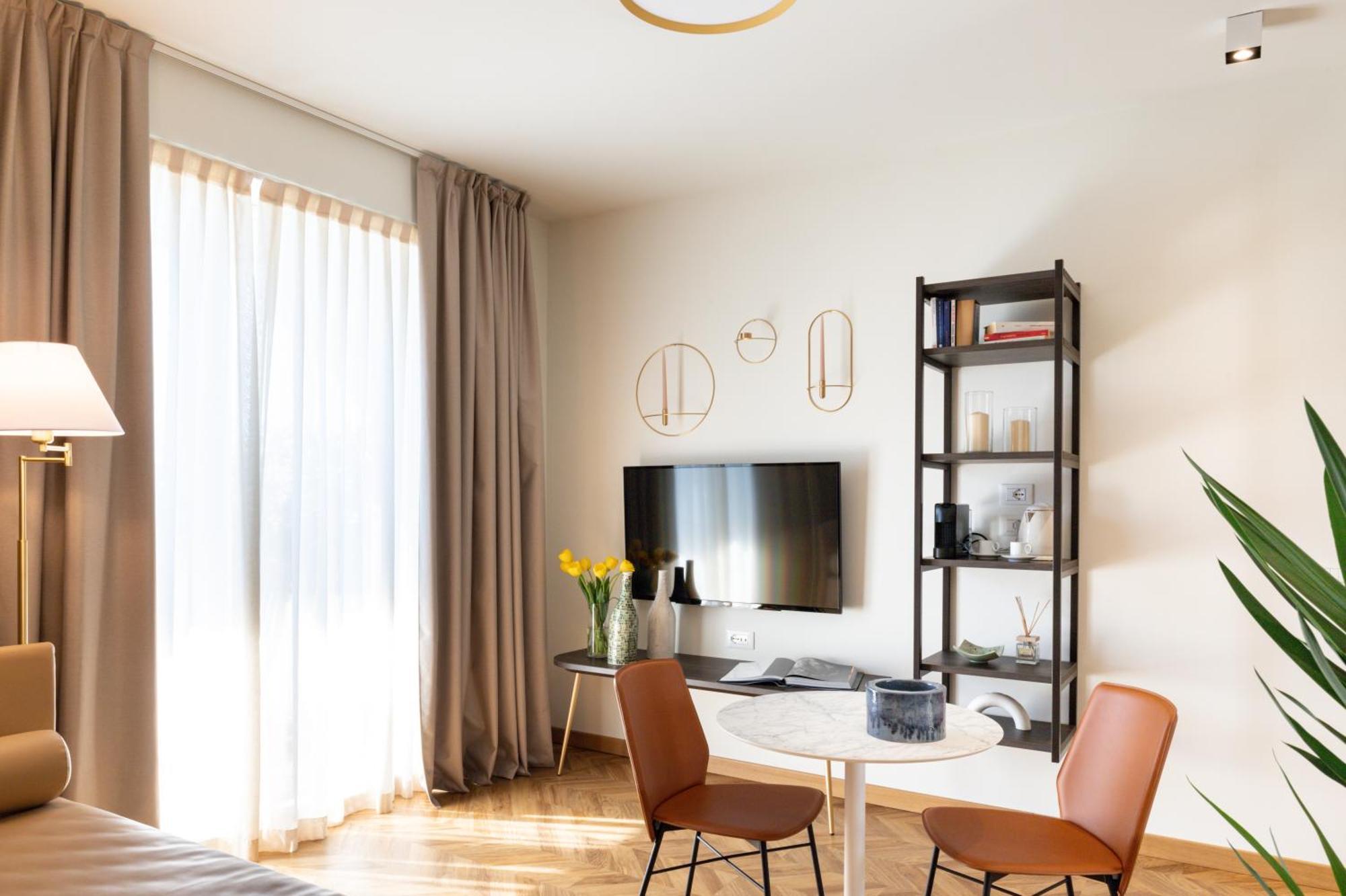 Hatelier Garda Home By Enjoy Garda Hotel Пескьера-дель-Гарда Экстерьер фото